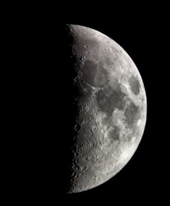 moon half disk